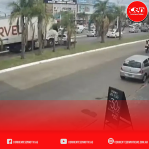 Susto en la Avenida Independencia: un camión encerró a un auto y causó un «trompo»