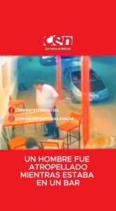 En la localidad de Merdeces , un auto aparentemente fuera de control, subió a la vereda y atropelló a un hombre que estaba en un bar. La victima no presento daños de gravedad.